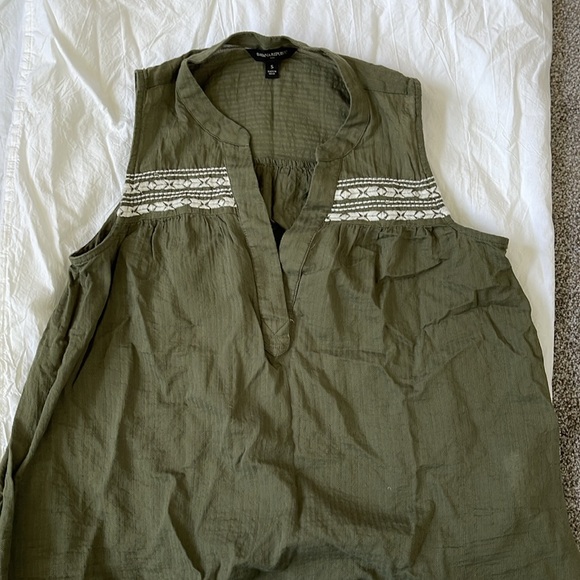 Banana Republic, Women's Sleeveless Embroidered Top, Size Small - Picture 3 of 6